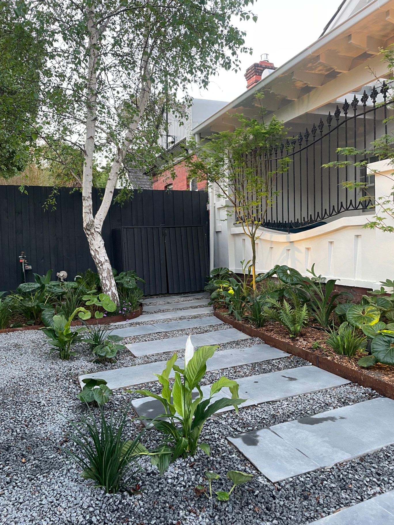 Lock St Front Garden — additional view